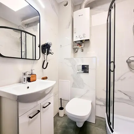 Apartament Shelter, 8 Minut Od Alei, Parking * Częstochowa