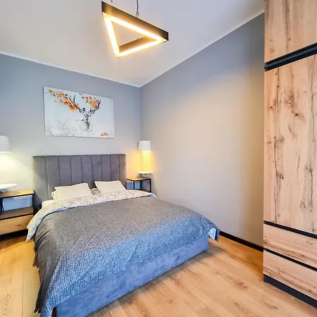 Appartement Apartament Shelter, 8 Minut Od Alei, Parking Częstochowa