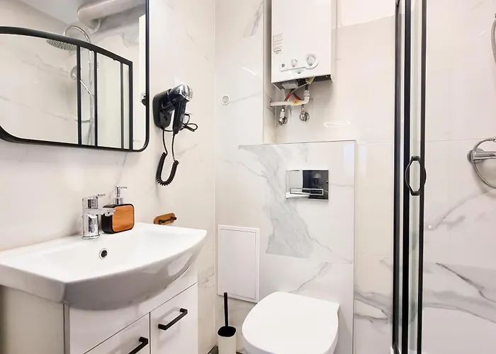 Shelter Parking 8 Minut Od Alei * Czestochowa